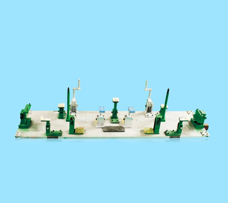 后悬台板安装治具