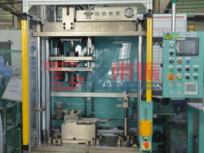 上下轴承压入机